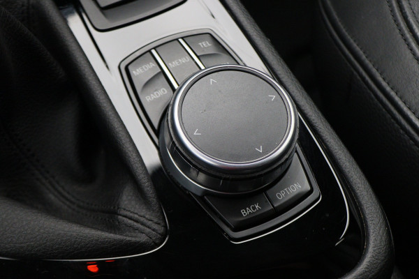 BMW 2 Serie Active Tourer 218i Centennial High Executive Leer, LED, Head-Up, Navigatie, Stoelverwarming, Afn. Trekhaak