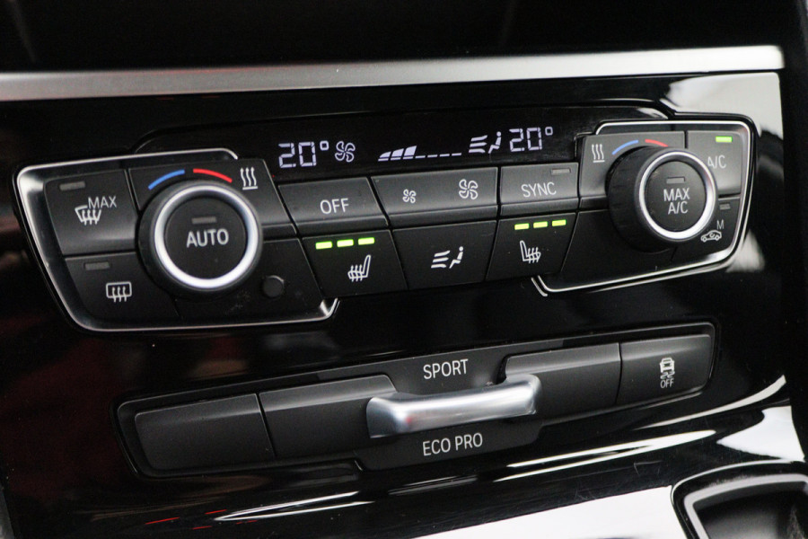 BMW 2 Serie Active Tourer 218i Centennial High Executive Leer, LED, Head-Up, Navigatie, Stoelverwarming, Afn. Trekhaak