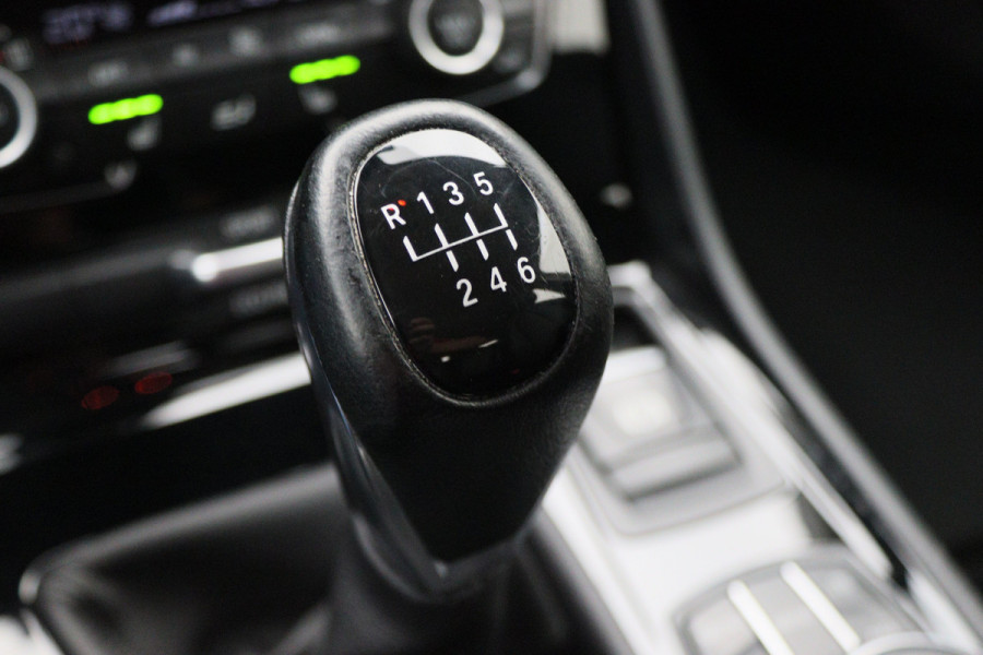 BMW 2 Serie Active Tourer 218i Centennial High Executive Leer, LED, Head-Up, Navigatie, Stoelverwarming, Afn. Trekhaak