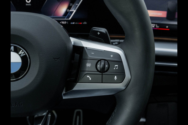 BMW X1 sDrive18i M-Sport - Pano - Trekhaak - Driving Ass Plus - Harman Kardon