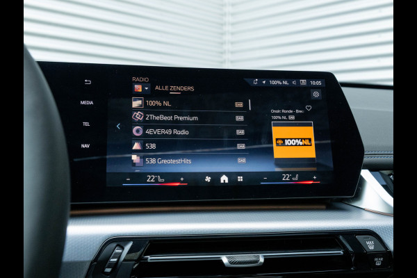BMW X1 sDrive18i M-Sport - Pano - Trekhaak - Driving Ass Plus - Harman Kardon