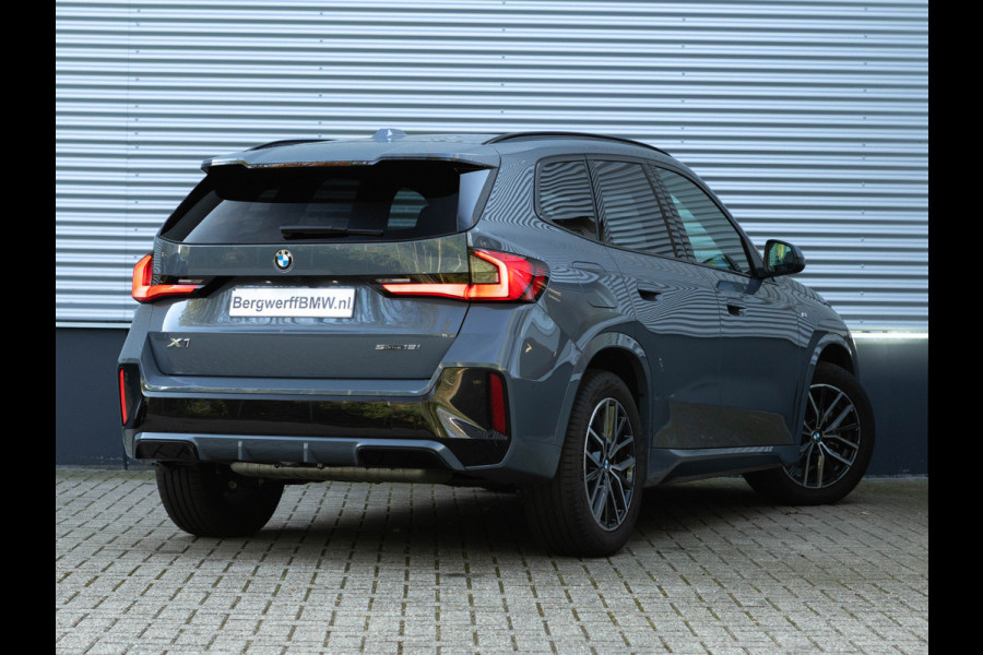 BMW X1 sDrive18i M-Sport - Pano - Trekhaak - Driving Ass Plus - Harman Kardon