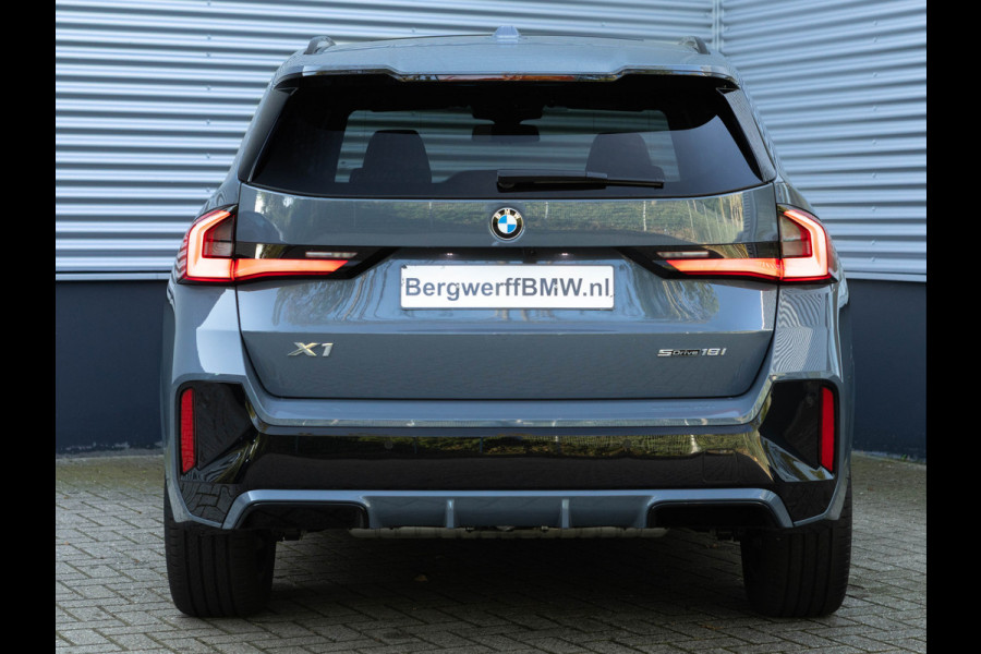 BMW X1 sDrive18i M-Sport - Pano - Trekhaak - Driving Ass Plus - Harman Kardon