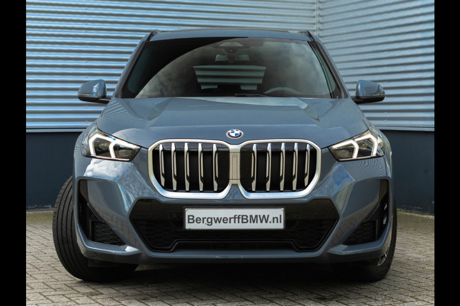 BMW X1 sDrive18i M-Sport - Pano - Trekhaak - Driving Ass Plus - Harman Kardon