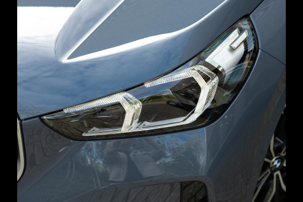 BMW X1 sDrive18i M-Sport - Pano - Trekhaak - Driving Ass Plus - Harman Kardon