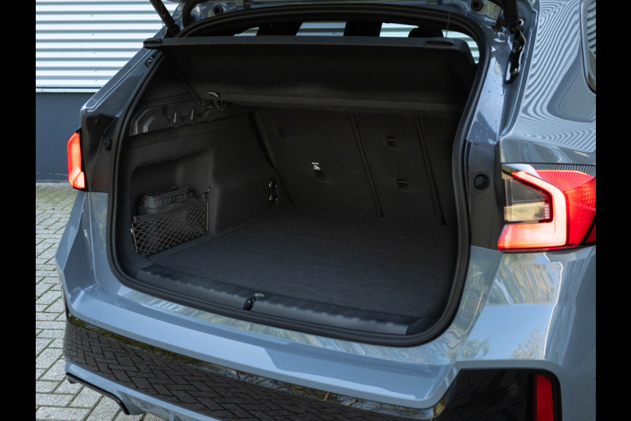 BMW X1 sDrive18i M-Sport - Pano - Trekhaak - Driving Ass Plus - Harman Kardon