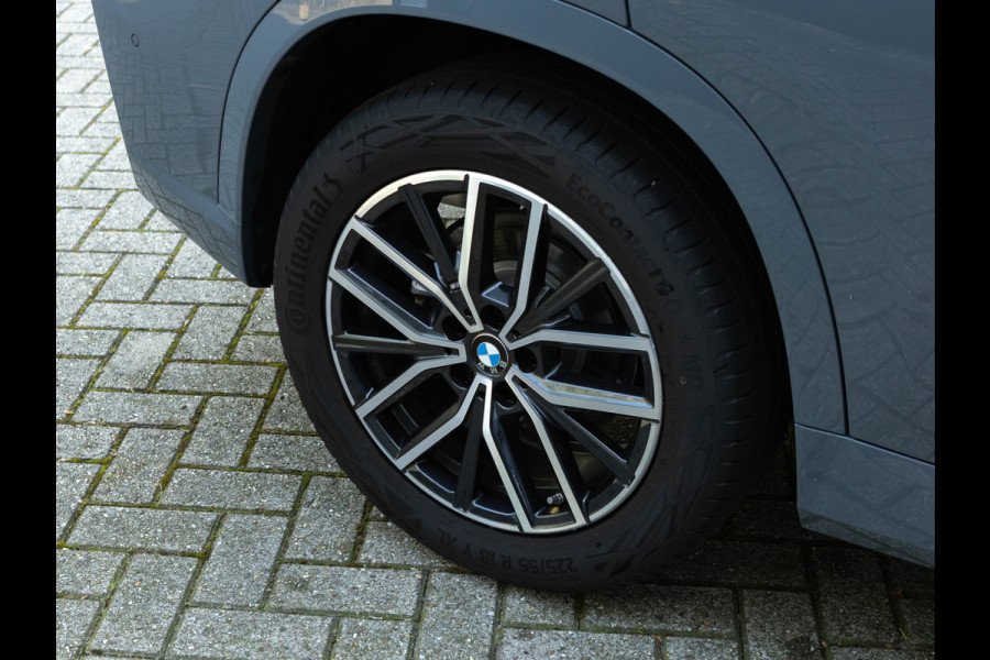 BMW X1 sDrive18i M-Sport - Pano - Trekhaak - Driving Ass Plus - Harman Kardon