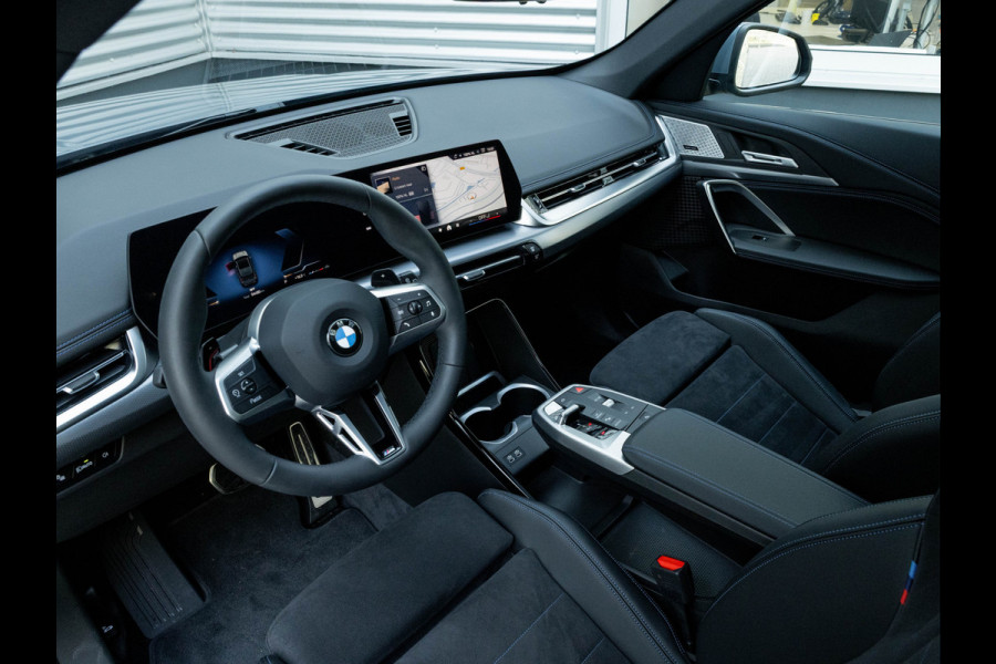 BMW X1 sDrive18i M-Sport - Pano - Trekhaak - Driving Ass Plus - Harman Kardon