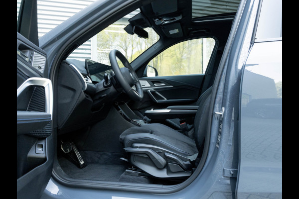 BMW X1 sDrive18i M-Sport - Pano - Trekhaak - Driving Ass Plus - Harman Kardon