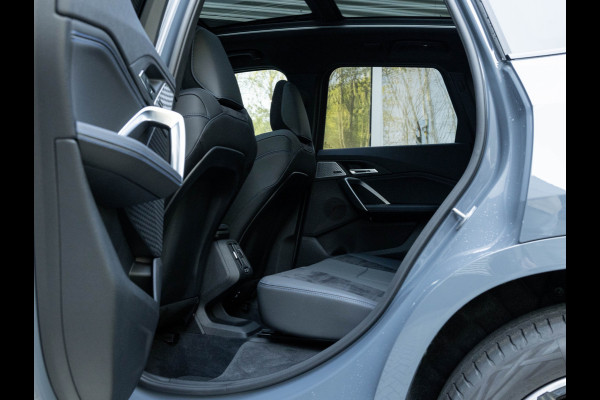 BMW X1 sDrive18i M-Sport - Pano - Trekhaak - Driving Ass Plus - Harman Kardon