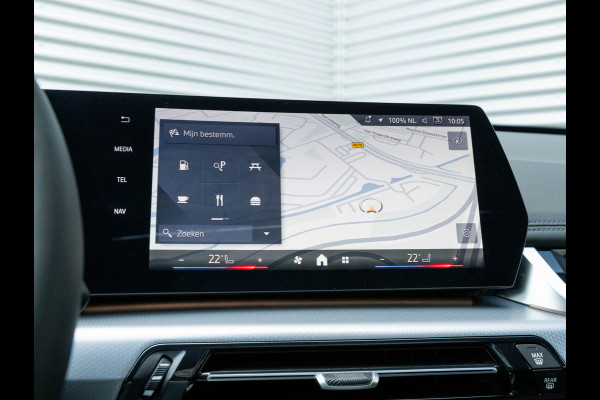 BMW X1 sDrive18i M-Sport - Pano - Trekhaak - Driving Ass Plus - Harman Kardon