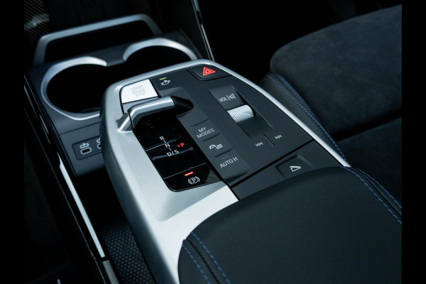BMW X1 sDrive18i M-Sport - Pano - Trekhaak - Driving Ass Plus - Harman Kardon