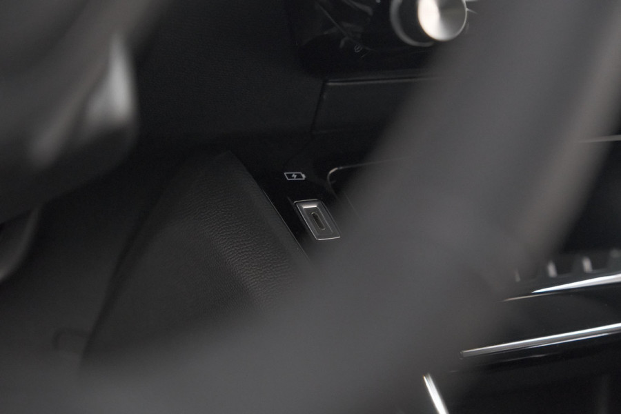 Peugeot 208 PureTech 100 Allure Pack | Camera | Apple Carplay | Stoelverwarming | Parkeersensoren