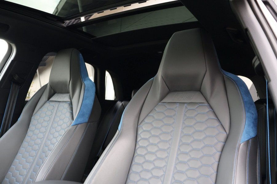 Audi RS Q3 TFSI 2.5 | SONOS AUDIO | CARPLAY | ADAPTIVE CRUISE CONTROL | PANORAMADAK | ELEK. TREKHAAK | RS BLUE DIAMOND LEATHER | AUDI EXCLU Q3 RSQ3