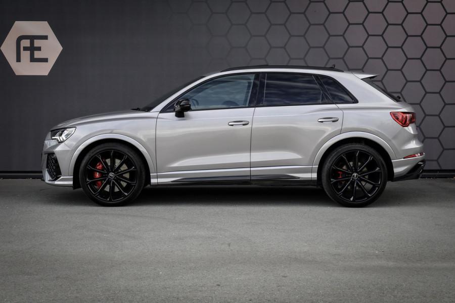 Audi RS Q3 TFSI 2.5 | SONOS AUDIO | CARPLAY | ADAPTIVE CRUISE CONTROL | PANORAMADAK | ELEK. TREKHAAK | RS BLUE DIAMOND LEATHER | AUDI EXCLU Q3 RSQ3