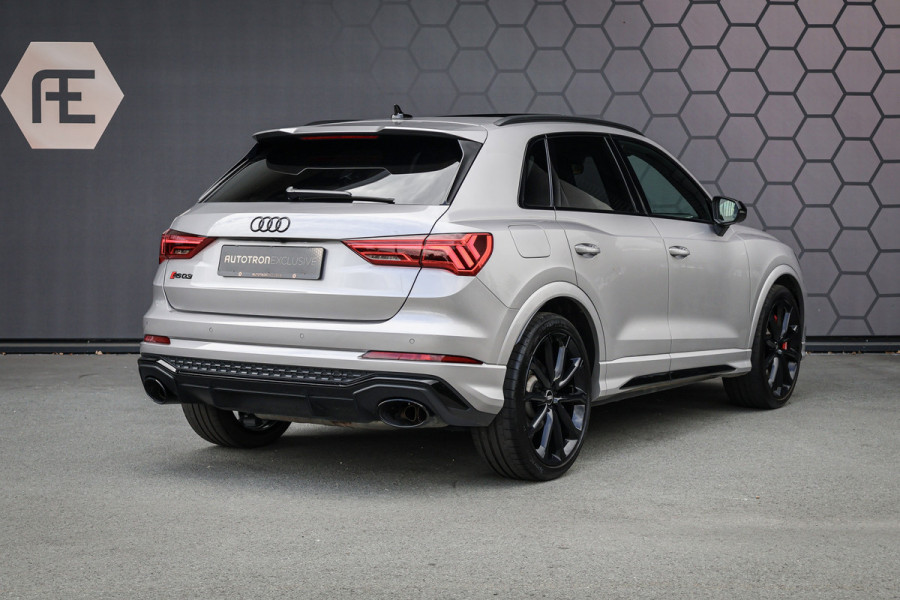 Audi RS Q3 TFSI 2.5 | SONOS AUDIO | CARPLAY | ADAPTIVE CRUISE CONTROL | PANORAMADAK | ELEK. TREKHAAK | RS BLUE DIAMOND LEATHER | AUDI EXCLU Q3 RSQ3