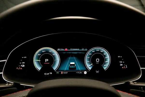 Audi Q8 60 TFSI e quattro Pro Line S Competition *Vierwielbesturing / Bang & Olufsen / Carbon-pakket / Stoelmassage & -ventilatie / Panorama / Soft-Close*
