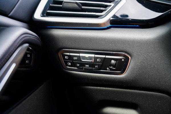 BMW X5 XDrive45e High Executive | Massage | Swarovski | Panorama | BMW Laser koplampen | Stoelverkoeling | Luchtvering | Head up |