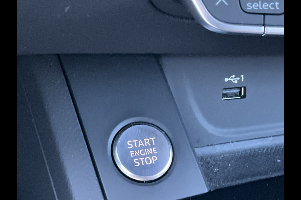 Audi A4 Avant 35 TFSI S edition Virtual Carplay Stoelverw Keyless Trekhaak Led Elek.Klep S-Line NL-Auto!