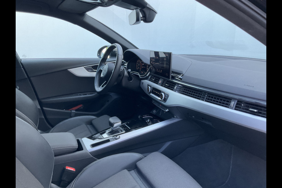 Audi A4 Avant 35 TFSI S edition Virtual Carplay Stoelverw Keyless Trekhaak Led Elek.Klep S-Line NL-Auto!