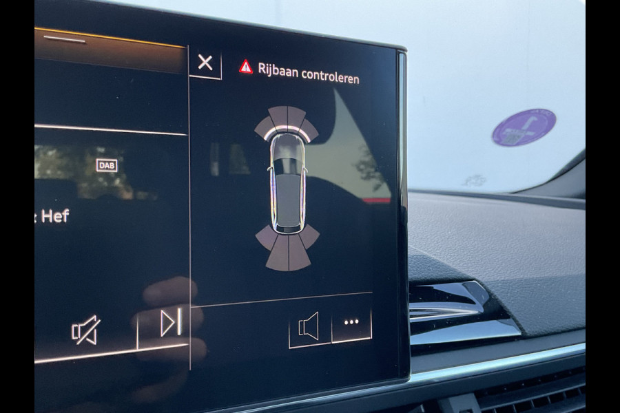 Audi A4 Avant 35 TFSI S edition Virtual Carplay Stoelverw Keyless Trekhaak Led Elek.Klep S-Line NL-Auto!