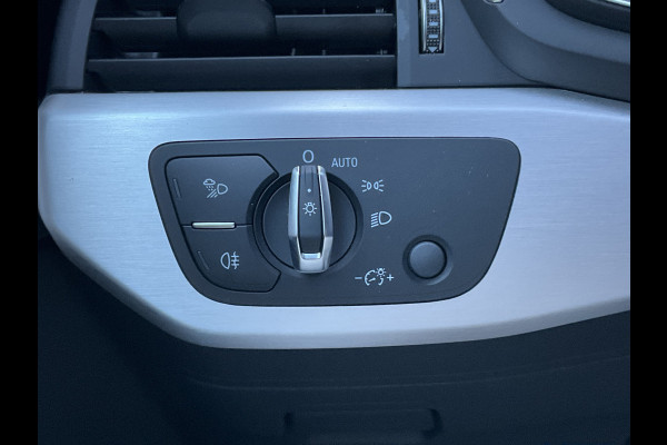 Audi A4 Avant 35 TFSI S edition Virtual Carplay Stoelverw Keyless Trekhaak Led Elek.Klep S-Line NL-Auto!