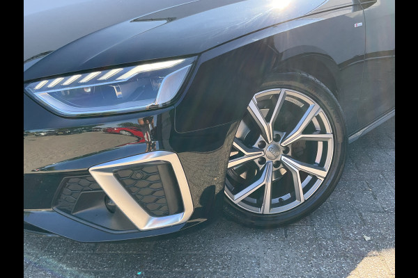 Audi A4 Avant 35 TFSI S edition Virtual Carplay Stoelverw Keyless Trekhaak Led Elek.Klep S-Line NL-Auto!