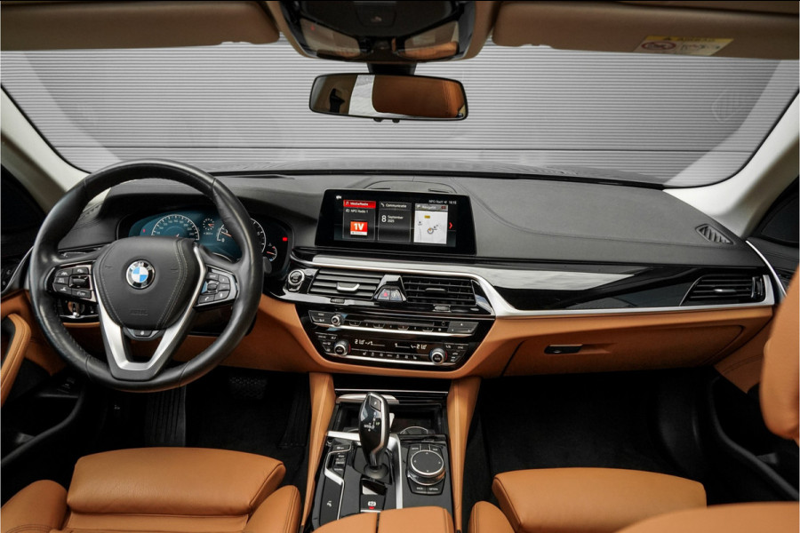 BMW 5 Serie Touring 530i xDrive High Executive Luxury Pano ACC CarPlay Camera Leder