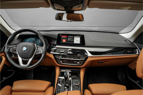 BMW 5 Serie Touring 530i xDrive High Executive Luxury Pano ACC CarPlay Camera Leder