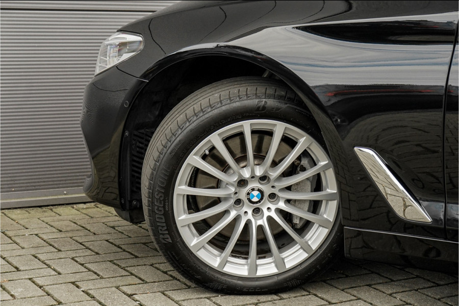 BMW 5 Serie Touring 530i xDrive High Executive Luxury Pano ACC CarPlay Camera Leder