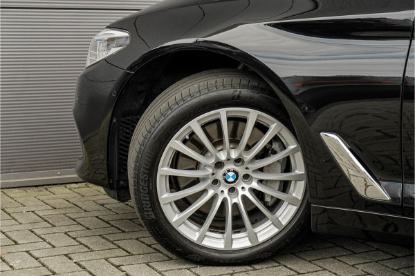 BMW 5 Serie Touring 530i xDrive High Executive Luxury Pano ACC CarPlay Camera Leder