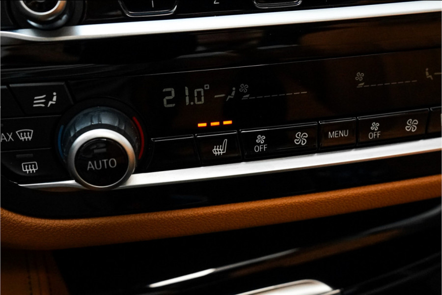 BMW 5 Serie Touring 530i xDrive High Executive Luxury Pano ACC CarPlay Camera Leder