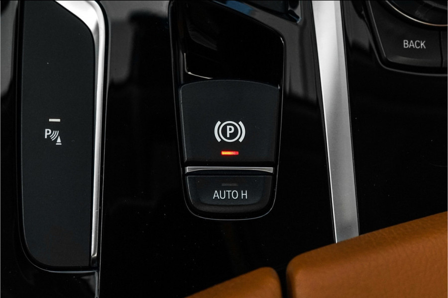 BMW 5 Serie Touring 530i xDrive High Executive Luxury Pano ACC CarPlay Camera Leder