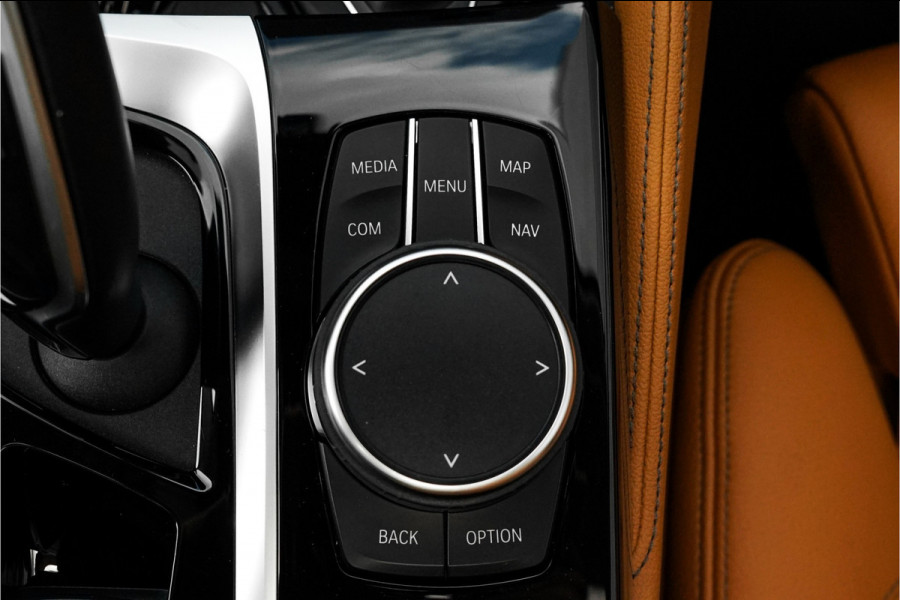 BMW 5 Serie Touring 530i xDrive High Executive Luxury Pano ACC CarPlay Camera Leder