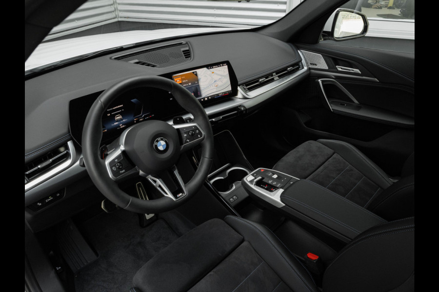 BMW X1 sDrive18i M-Sport Pro - Pano - Trekhaak - Driving Ass Plus - Harman Kardon