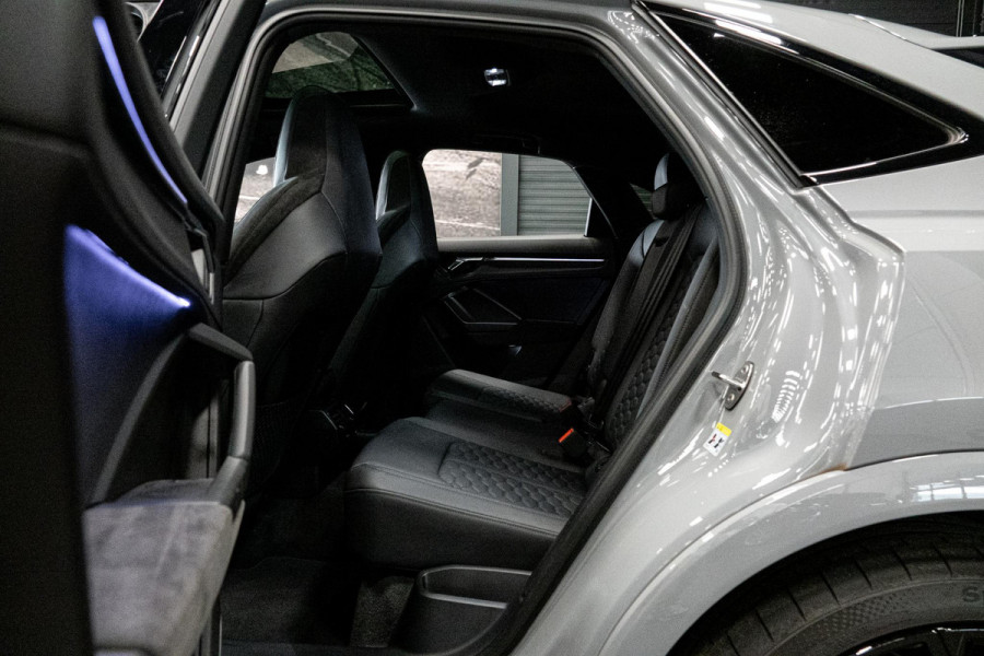 Audi Q3 Sportback TFSI RS *Nardogrijs / Panorama / Sonos / RS-Sportuitlaat / Sport-chassis*