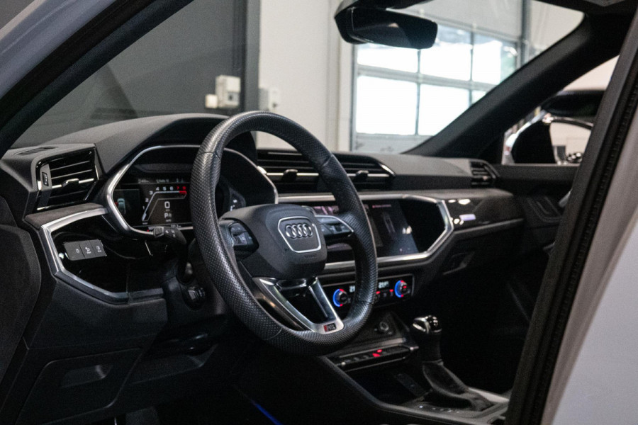 Audi Q3 Sportback TFSI RS *Nardogrijs / Panorama / Sonos / RS-Sportuitlaat / Sport-chassis*