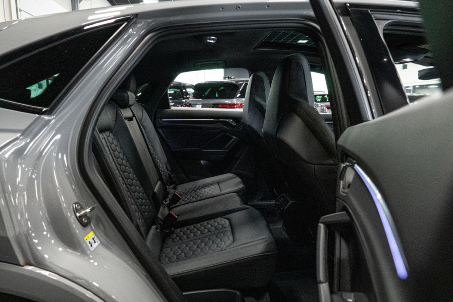 Audi Q3 Sportback TFSI RS *Nardogrijs / Panorama / Sonos / RS-Sportuitlaat / Sport-chassis*