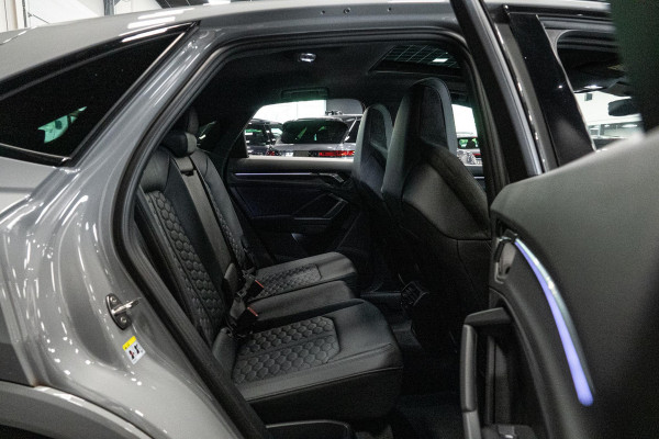 Audi Q3 Sportback TFSI RS *Nardogrijs / Panorama / Sonos / RS-Sportuitlaat / Sport-chassis*