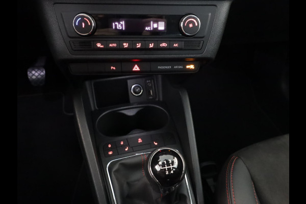 Seat Ibiza 1.0 EcoTSI FR Connect 95pk | Navigatie | Bi Xenon verlichting  |17 inch Lichtmetalen velgen  | Climatronic | extra getint glas | Seat Ibiza 1.0 EcoTSI FR Connect 95pk | Navigatie | Bi Xenon verlichting  |17 inch Lichtmetalen velgen  | Climatronic | extra getint glas |