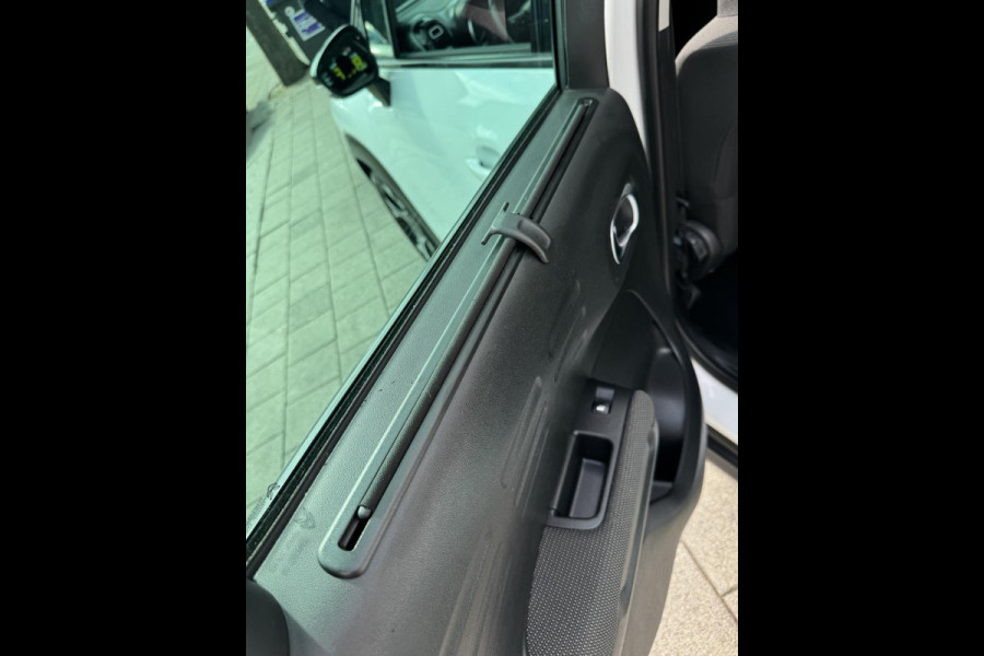 Citroën C3 Aircross 1.2 PureTech S&S Shine - AUTOMAAT I Navigatie / Apple CarPlay I LED I PDC I Sport velgen I Dealer onderhouden