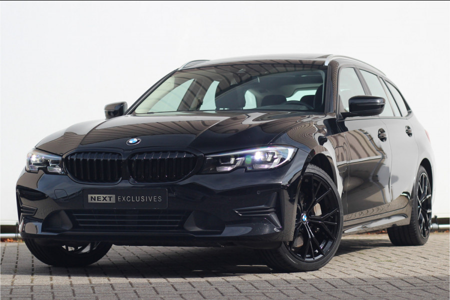 BMW 3 Serie Touring 330e xDrive | Pano | Trekhaak | Camera