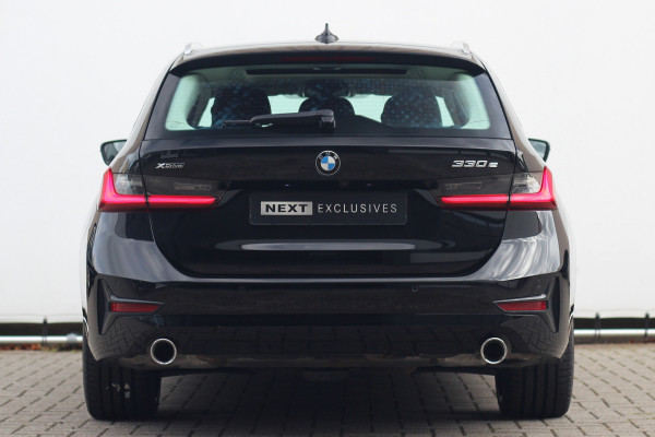 BMW 3 Serie Touring 330e xDrive | Pano | Trekhaak | Camera