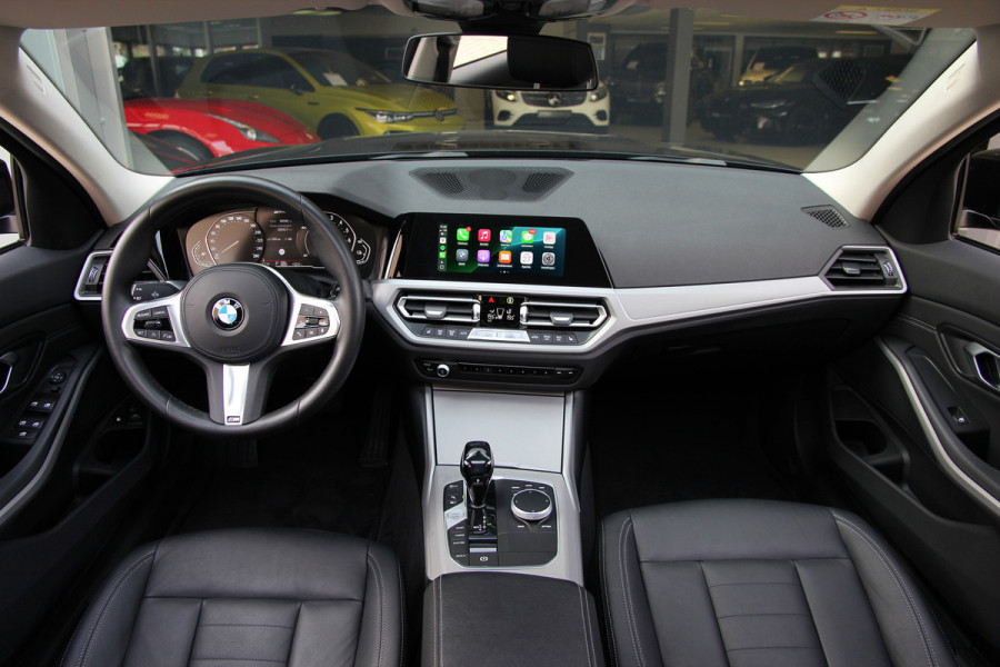 BMW 3 Serie Touring 330e xDrive | Pano | Trekhaak | Camera