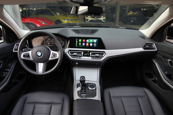 BMW 3 Serie Touring 330e xDrive | Pano | Trekhaak | Camera