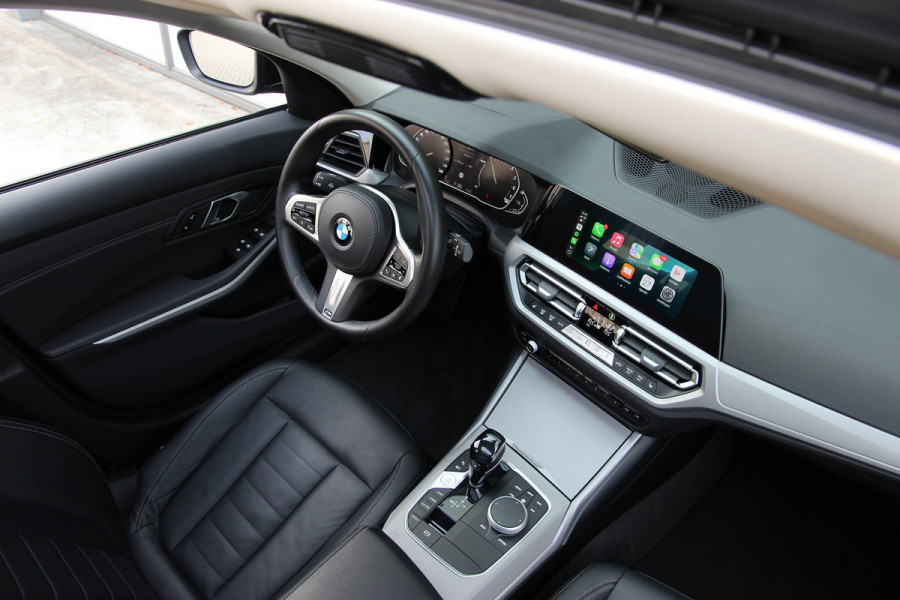 BMW 3 Serie Touring 330e xDrive | Pano | Trekhaak | Camera