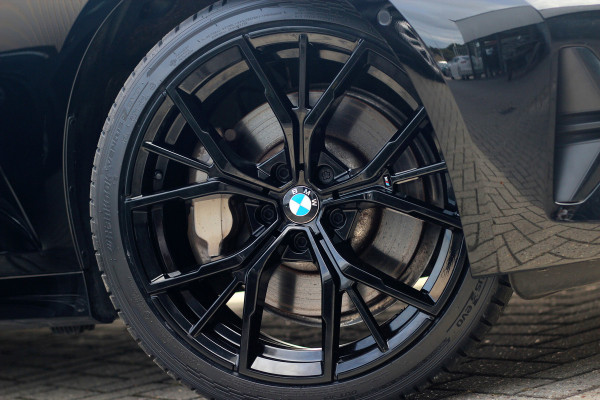 BMW 3 Serie Touring 330e xDrive | Pano | Trekhaak | Camera