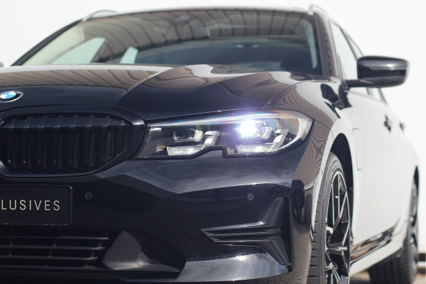 BMW 3 Serie Touring 330e xDrive | Pano | Trekhaak | Camera