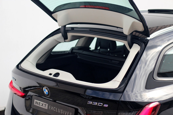 BMW 3 Serie Touring 330e xDrive | Pano | Trekhaak | Camera