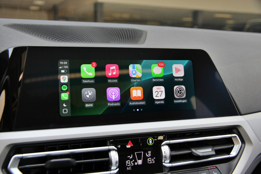 BMW 3 Serie Touring 330e xDrive | Pano | Trekhaak | Camera